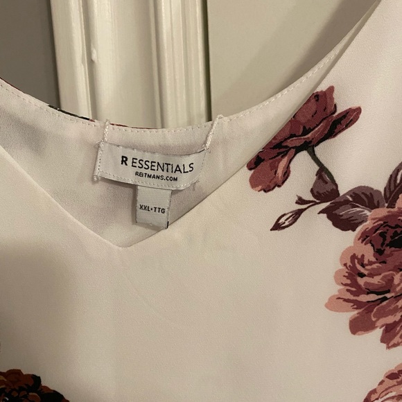 Reitmans Floral Blouse - Picture 2 of 2